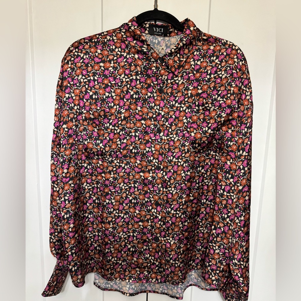 NWT Vici Long Sleeve Floral Blouse